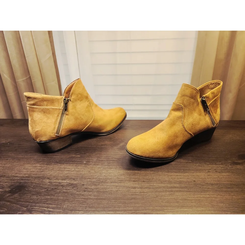 Sun + Stone Micro Suede Double Zipper Booties Boots Sz 8.5 WIDE Caramel Brown